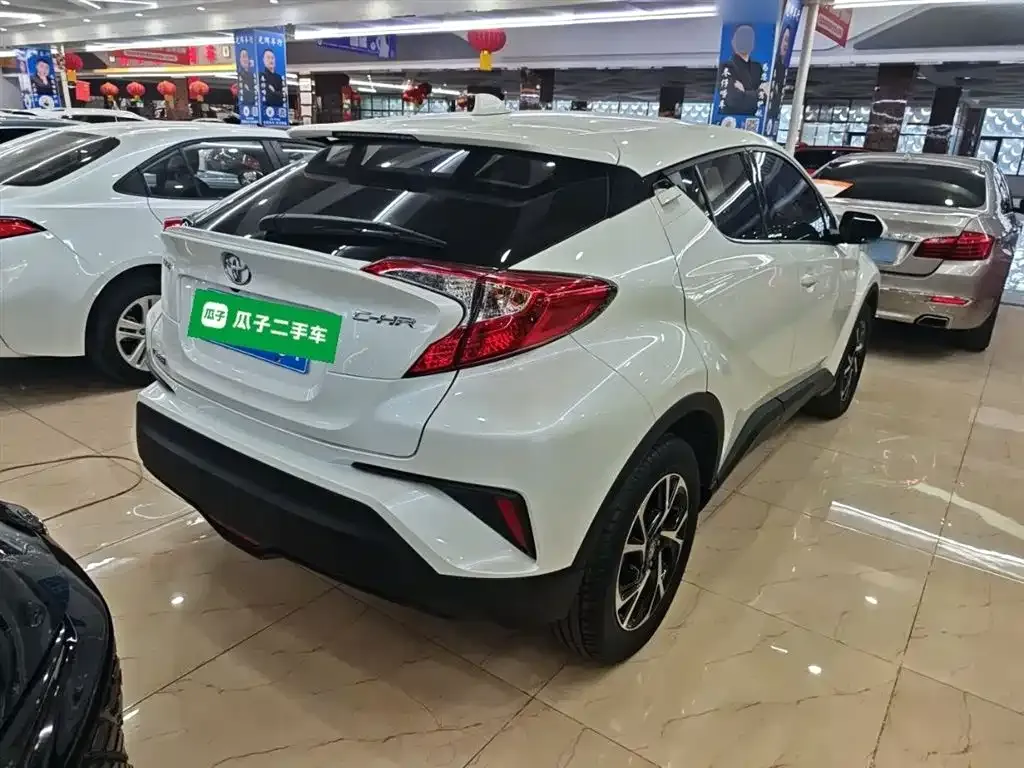 Toyota C-HR — фото 7