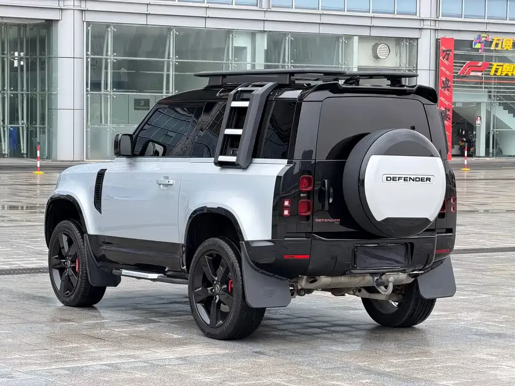 Land Rover Defender — фото 6