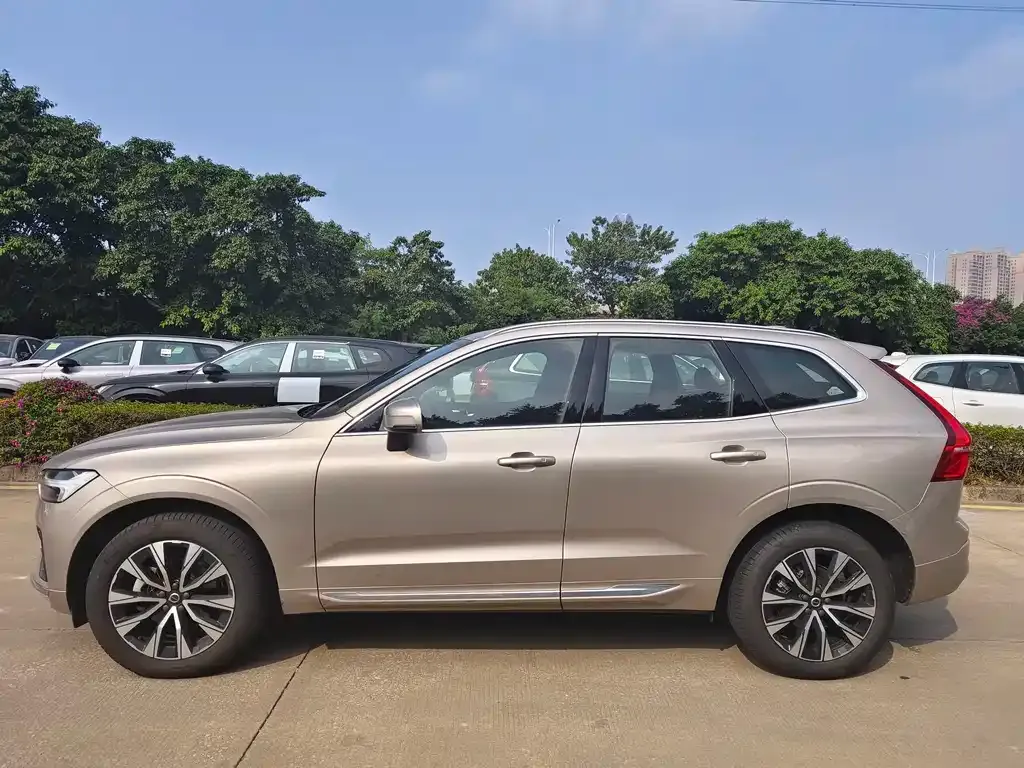 Volvo XC60 — фото 4