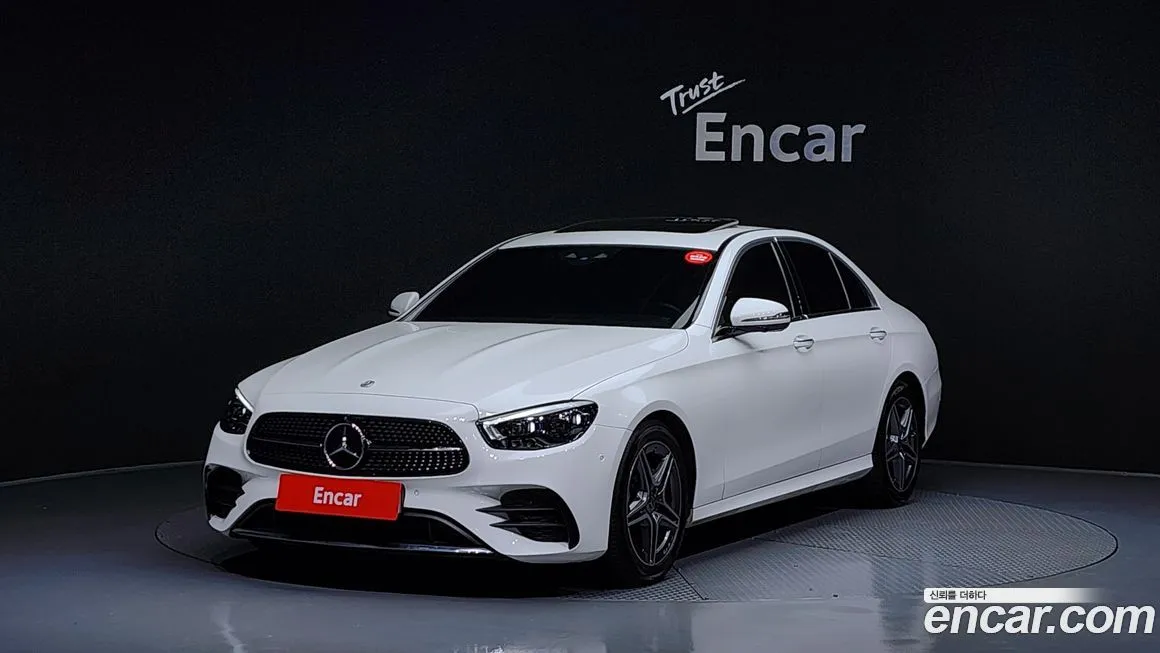 Mercedes-Benz E-Class — фото 1
