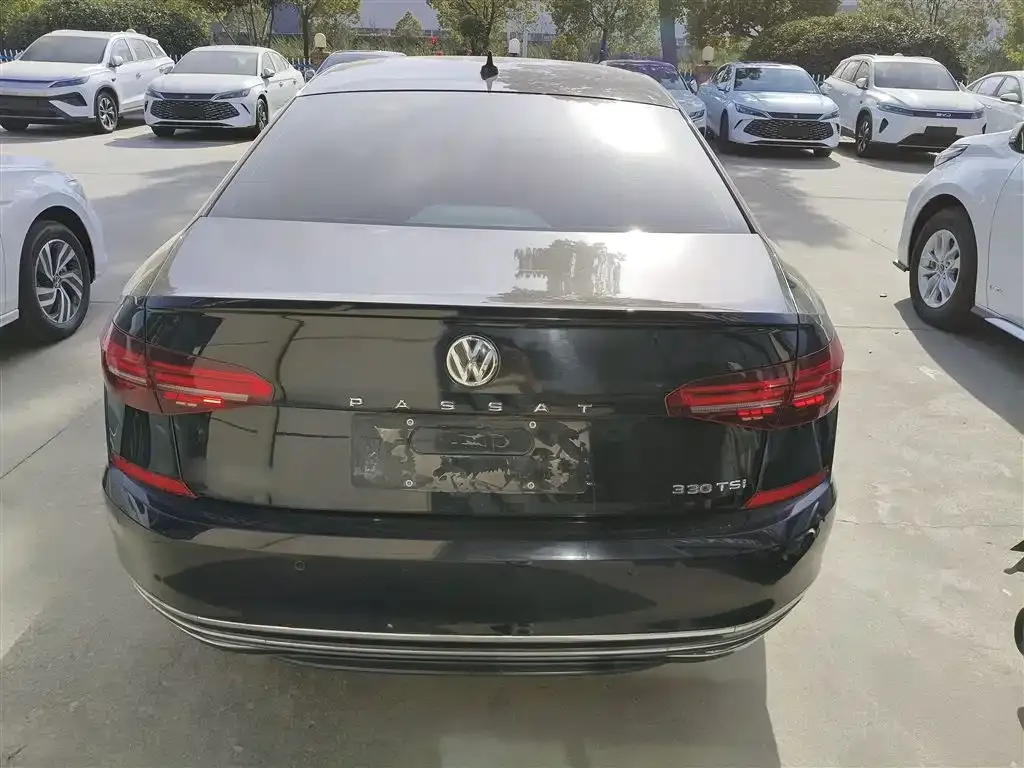 Volkswagen Passat — фото 6
