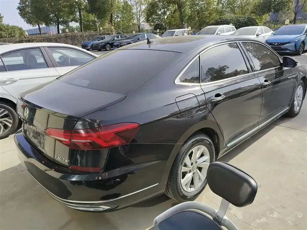 Volkswagen Passat — фото 7
