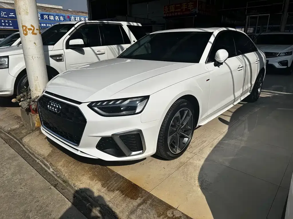 Audi A4L 2023 из CN, фото 1