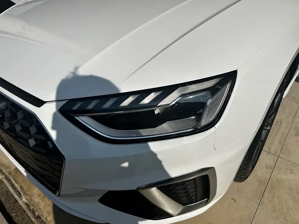 Audi A4L 2023 из CN, фото 3