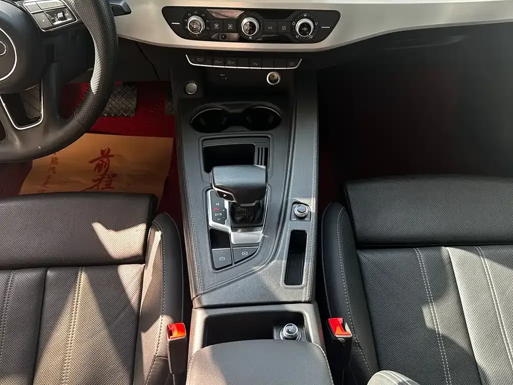Audi A4L 2023 из CN, фото 8
