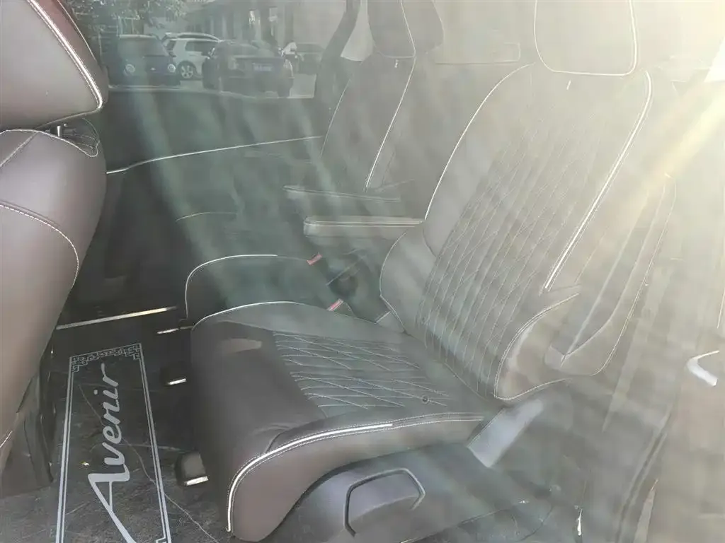 Buick GL8 2022 из CN, фото 9