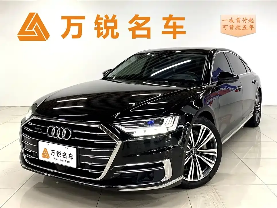 Audi A8 — фото 1