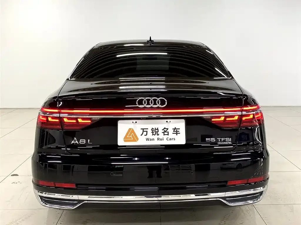 Audi A8 — фото 4
