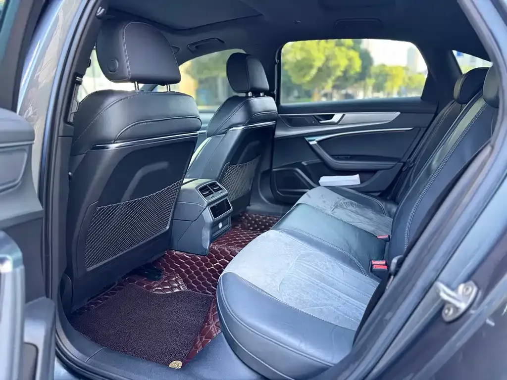 Audi A6L 2021 из CN, фото 10