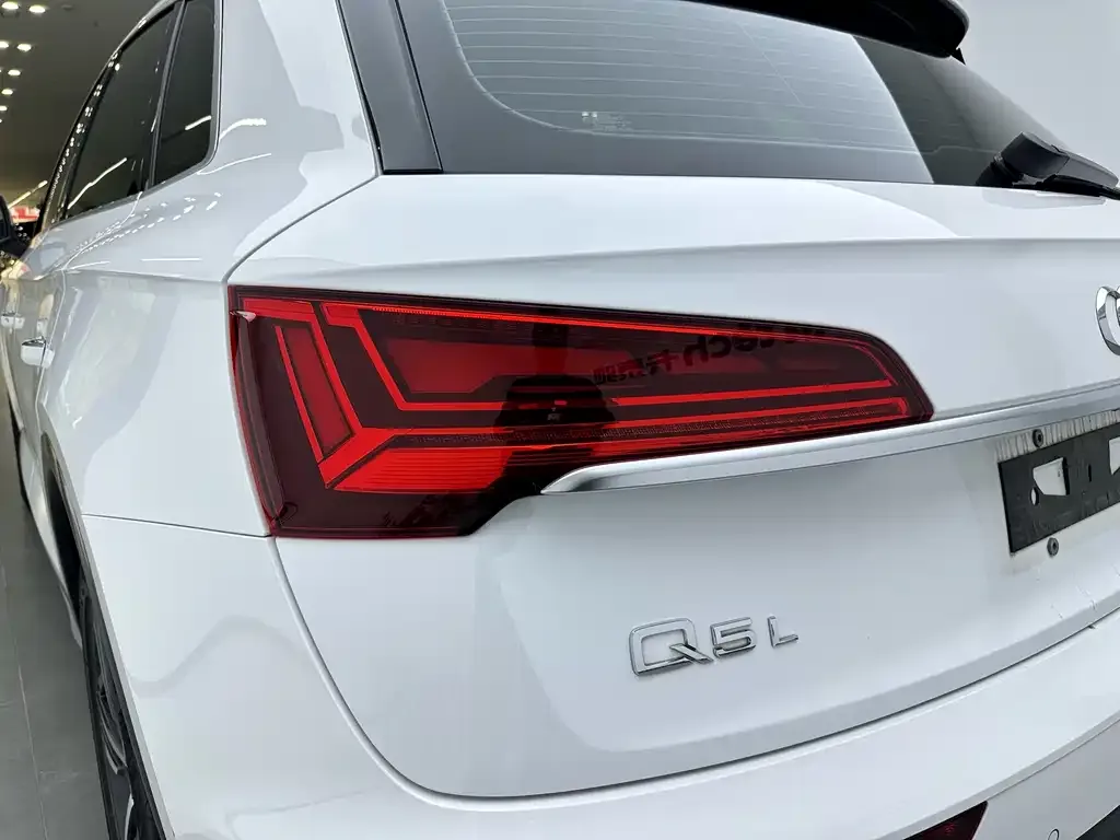 Audi Q5L 2022 из CN, фото 5