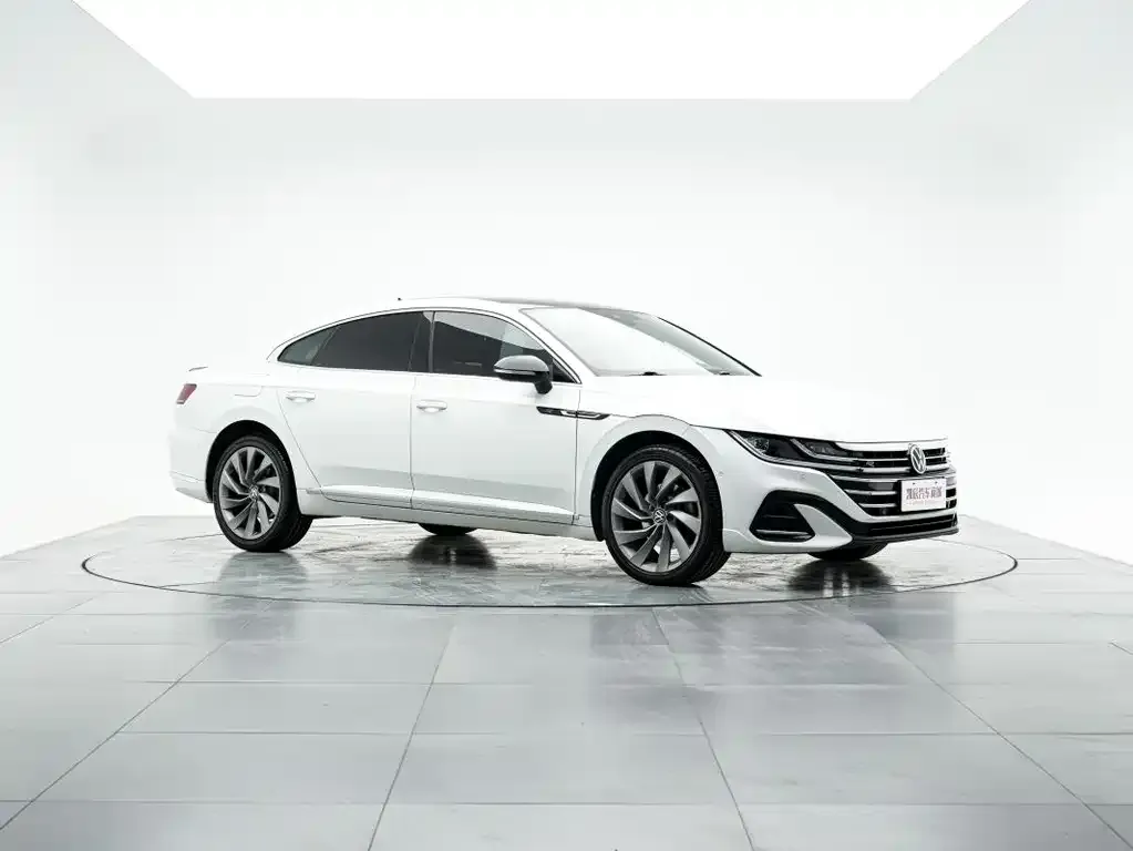 Volkswagen CC 2023 из CN, фото 2