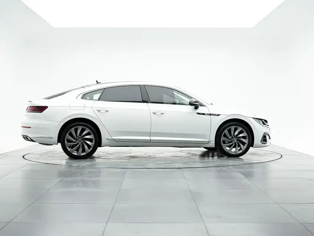 Volkswagen CC 2023 из CN, фото 5
