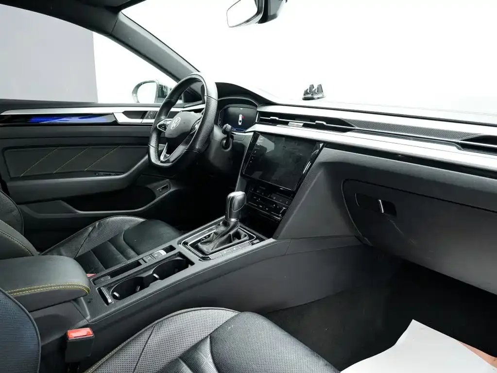 Volkswagen CC 2023 из CN, фото 9