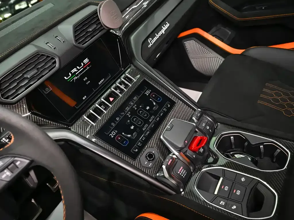Lamborghini Urus 2023 из CN, фото 2