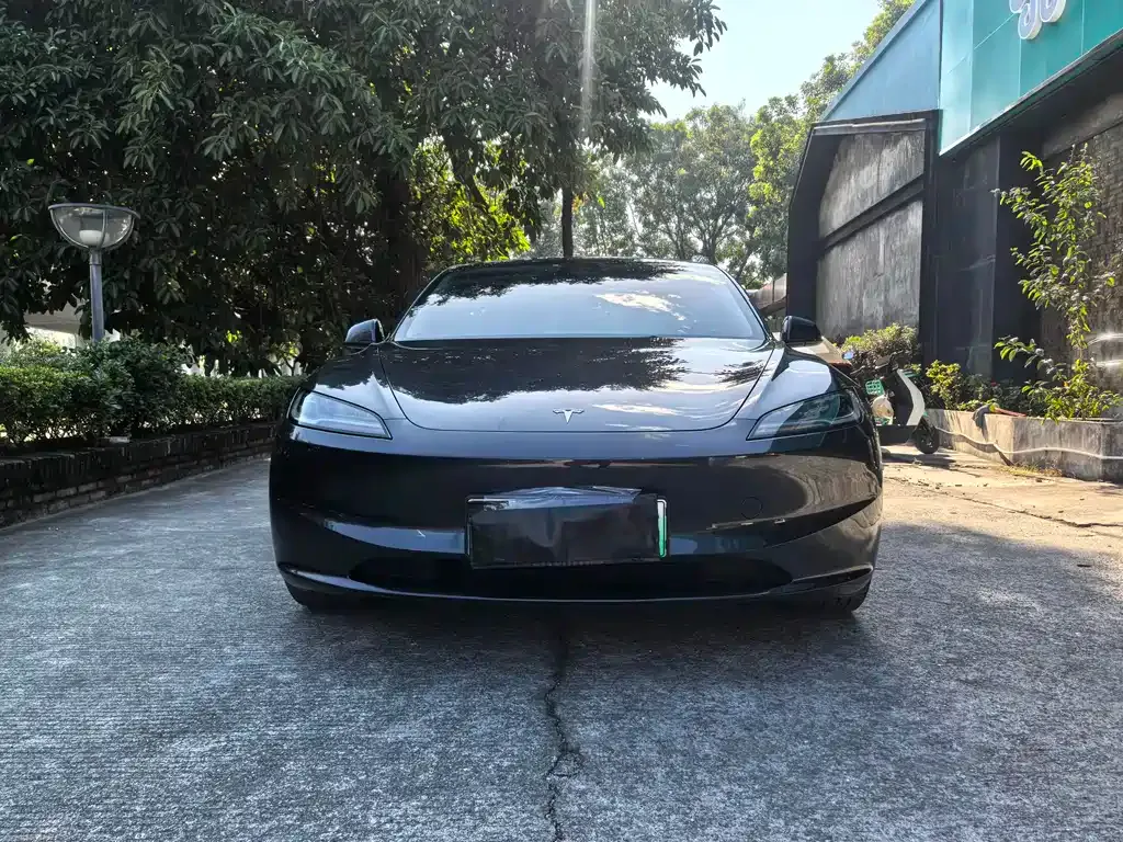 Tesla Model 3 — фото 2