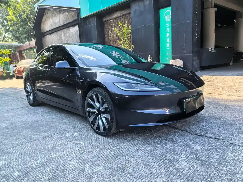 Tesla Model 3 — фото 3