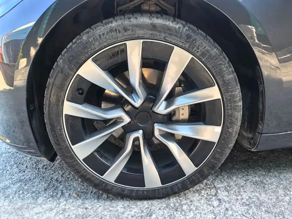 Tesla Model 3 — фото 5