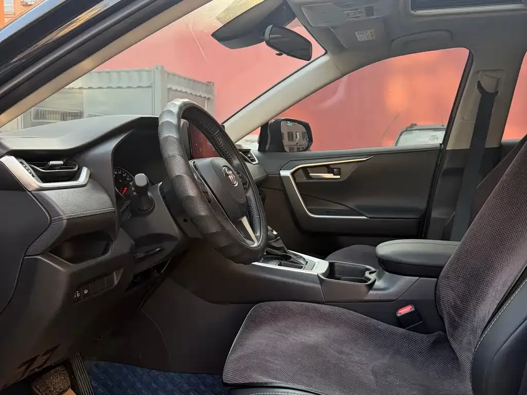 Toyota Wildlander 2024 из CN, фото 4