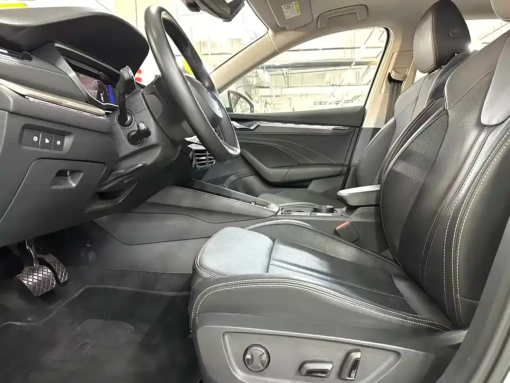 Skoda Octavia 2022 из CN, фото 3