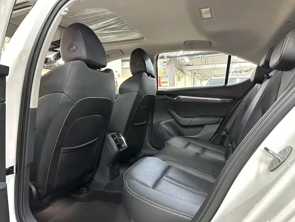 Skoda Octavia 2022 из CN, фото 4