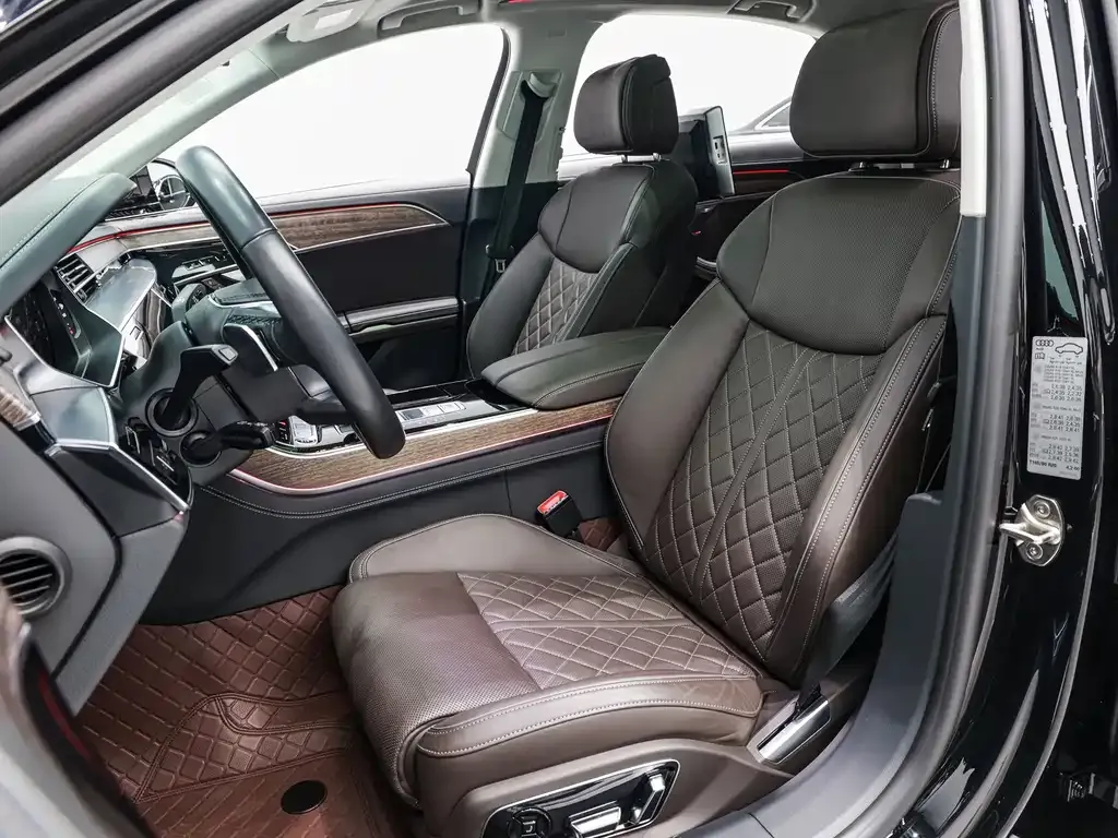 Audi A8 2023 из CN, фото 10