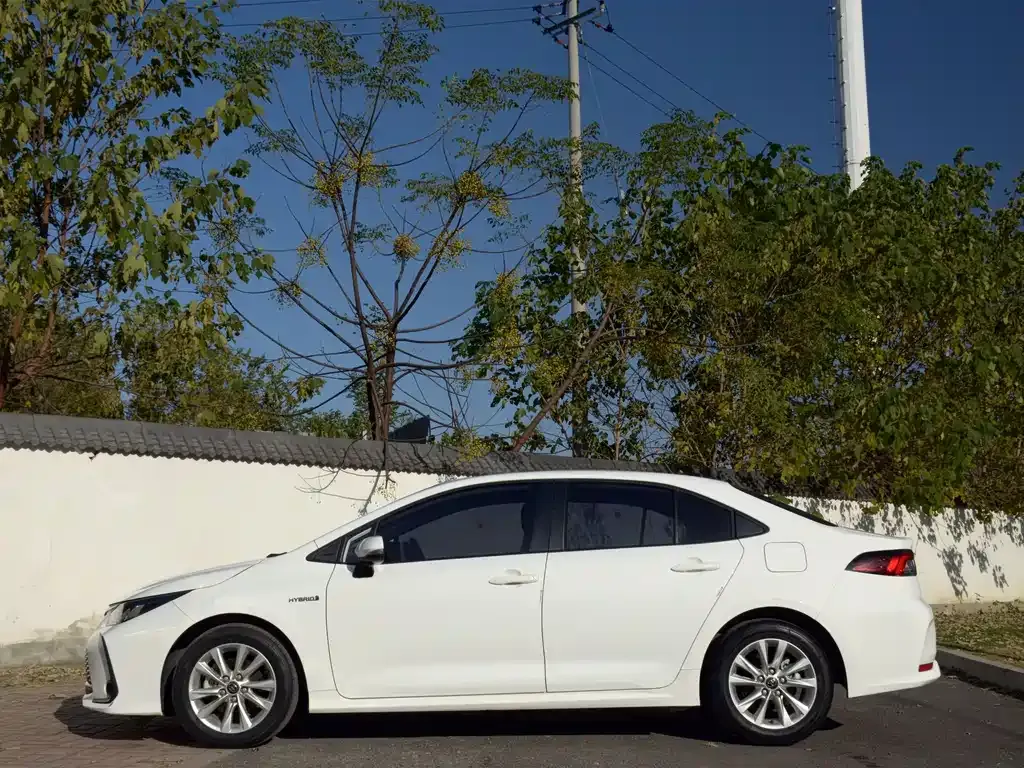 Toyota Corolla 2023 из CN, фото 7