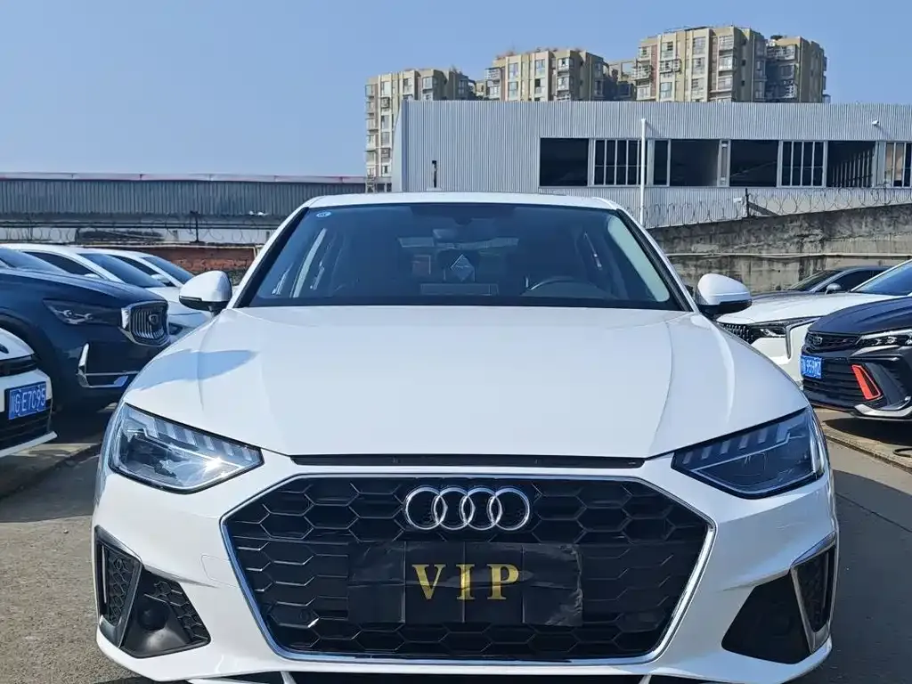 Audi A4L 2023 из CN, фото 1