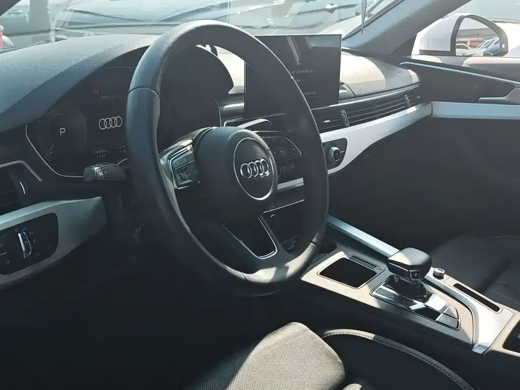 Audi A4L 2023 из CN, фото 4