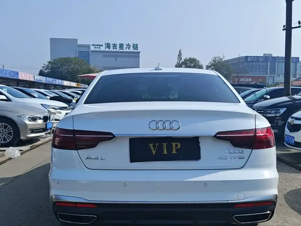 Audi A4L 2023 из CN, фото 8