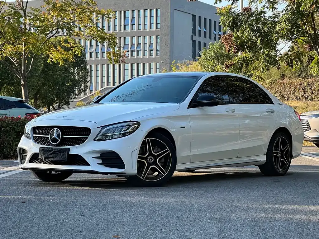 Mercedes-Benz C-Class — фото 1