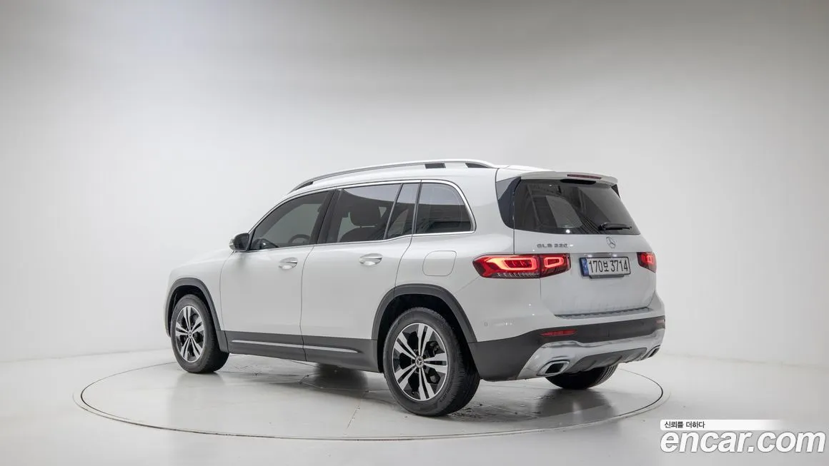 Mercedes-Benz GLB-Class — фото 2