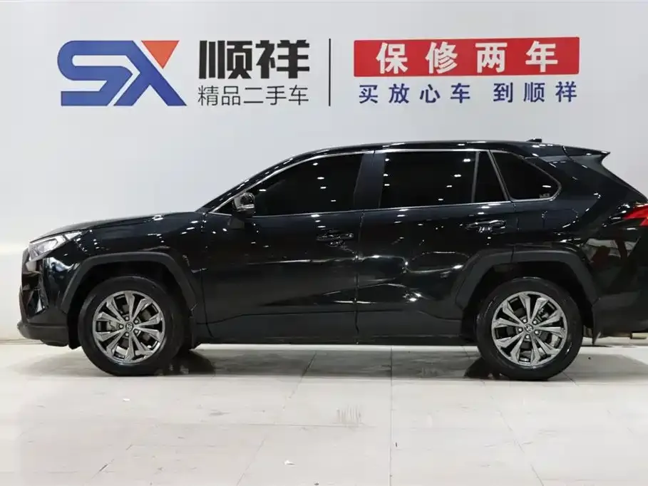 Toyota RAV4 2023 из CN, фото 6
