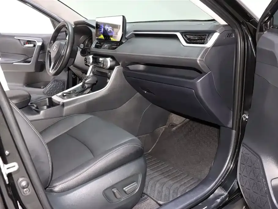 Toyota RAV4 2023 из CN, фото 8