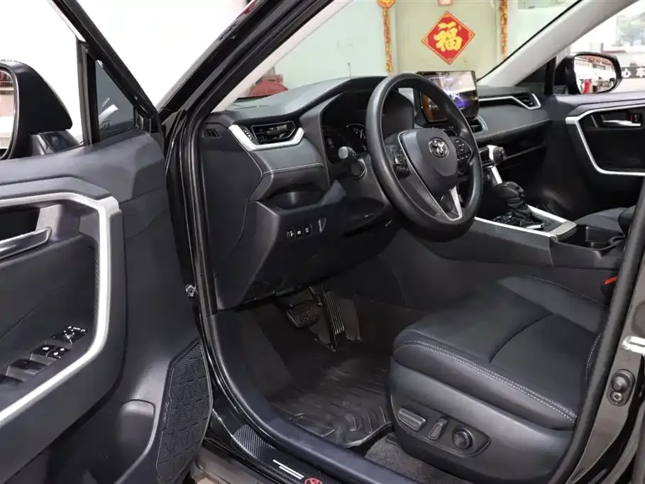 Toyota RAV4 2023 из CN, фото 9
