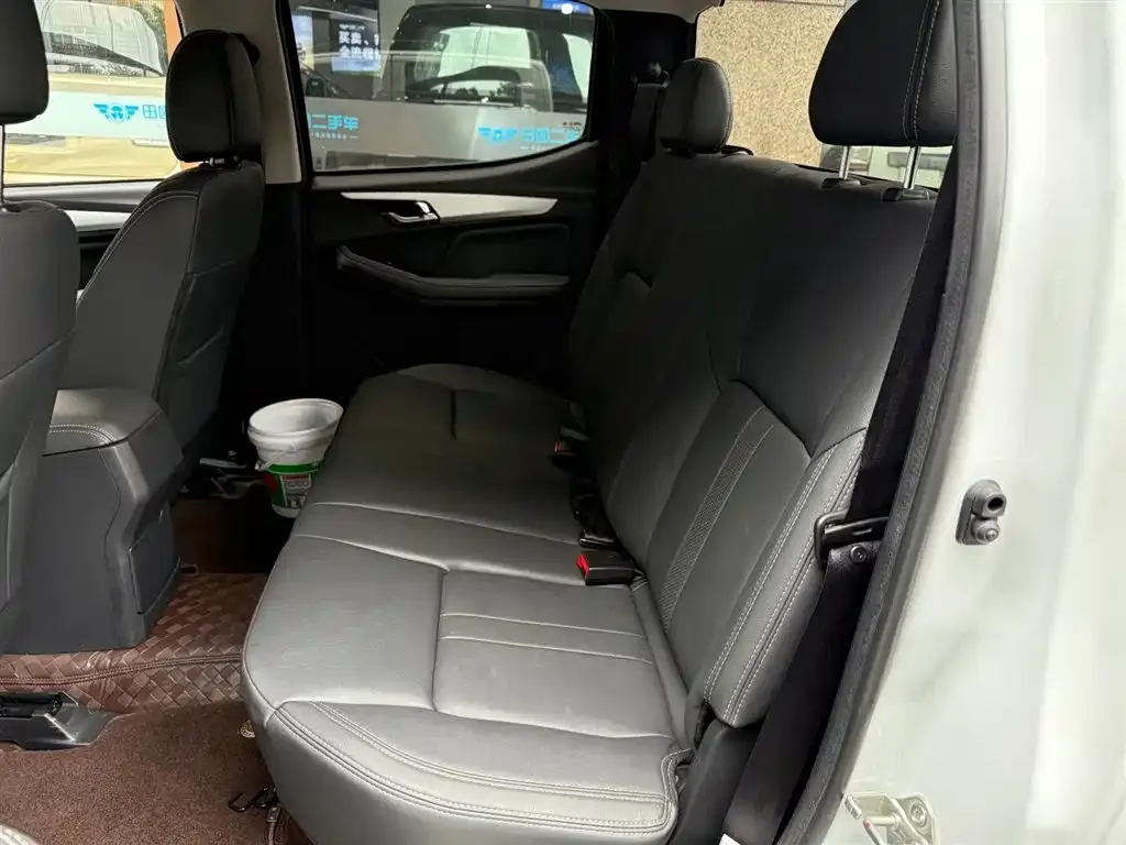 Isuzu RE-MAX 2025 из CN, фото 9
