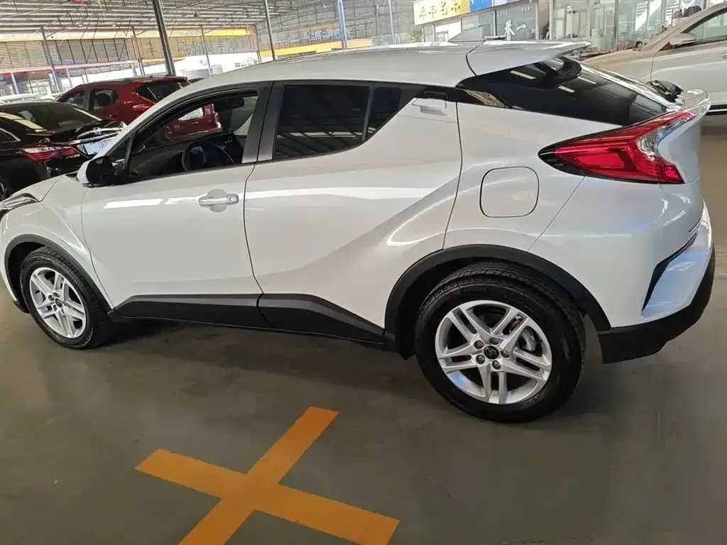 Toyota C-HR — фото 5