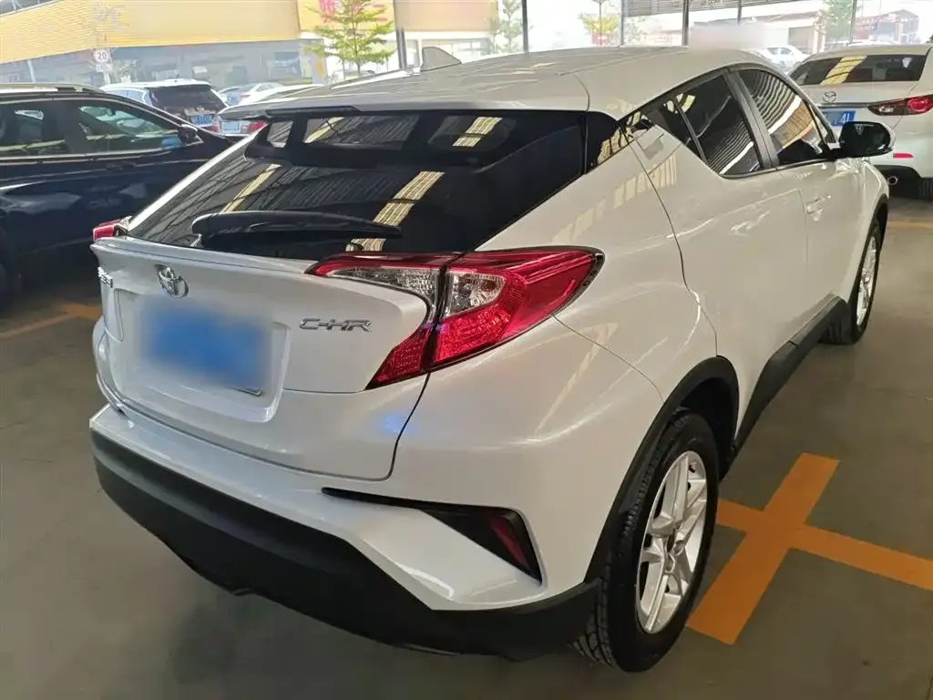 Toyota C-HR — фото 7