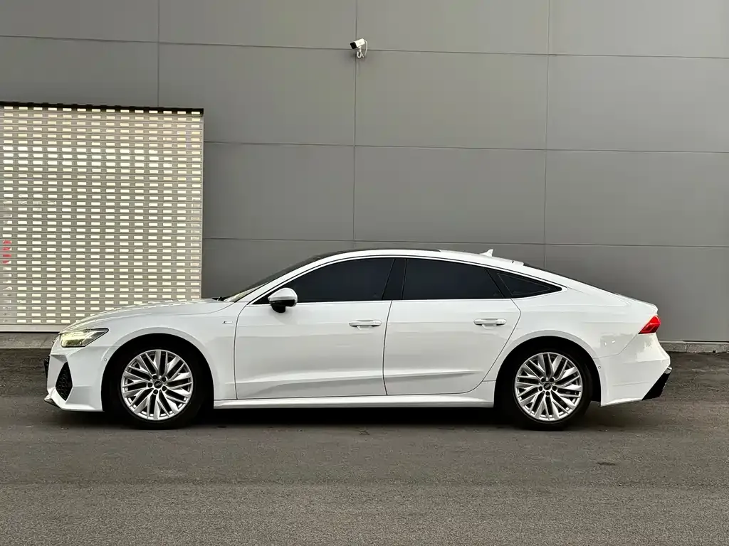 Audi A7 2021 из CN, фото 4