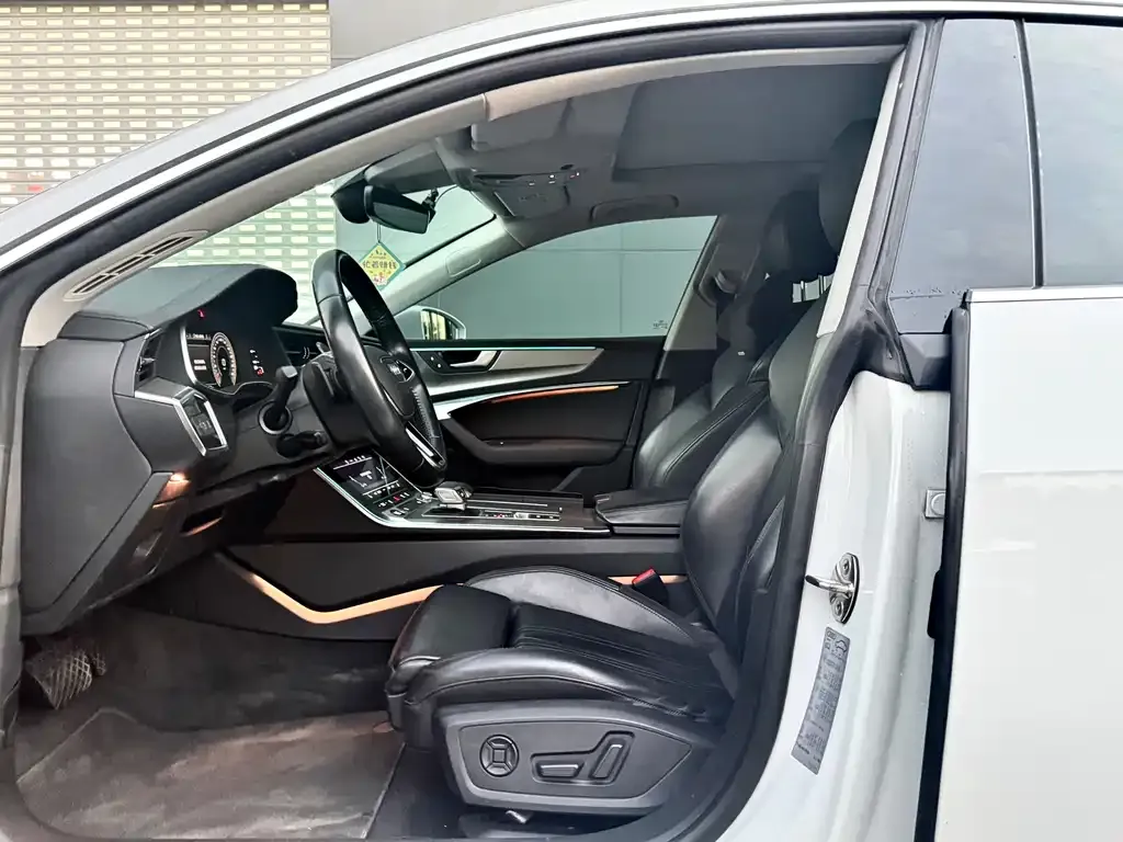 Audi A7 2021 из CN, фото 6