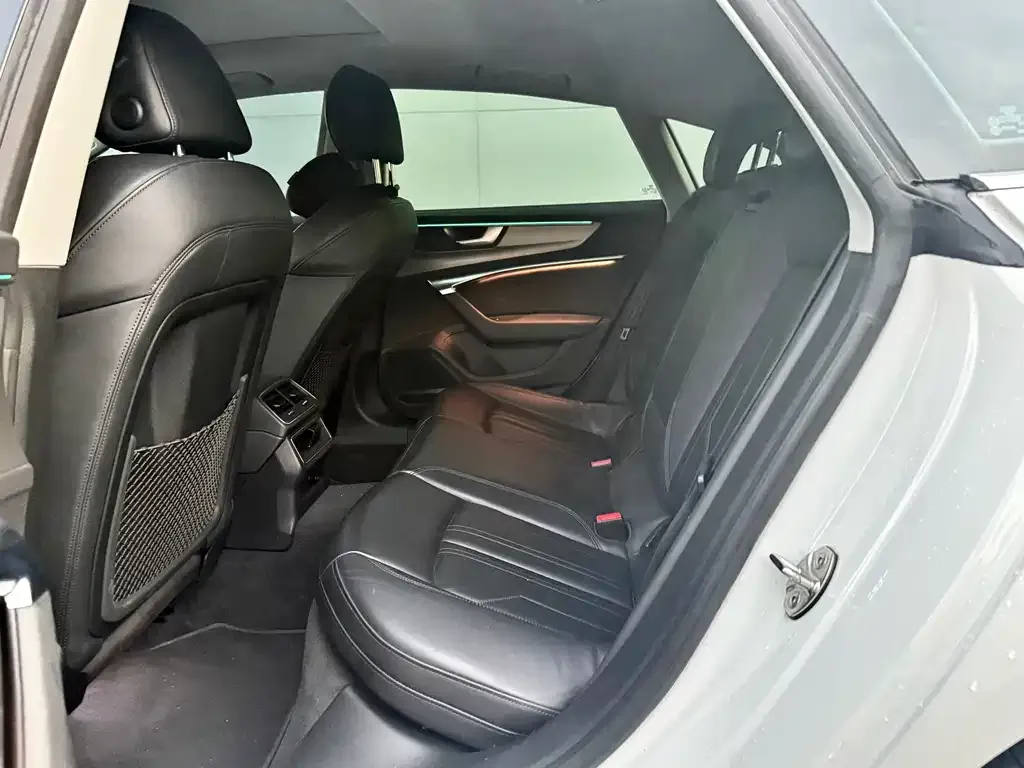 Audi A7 2021 из CN, фото 9