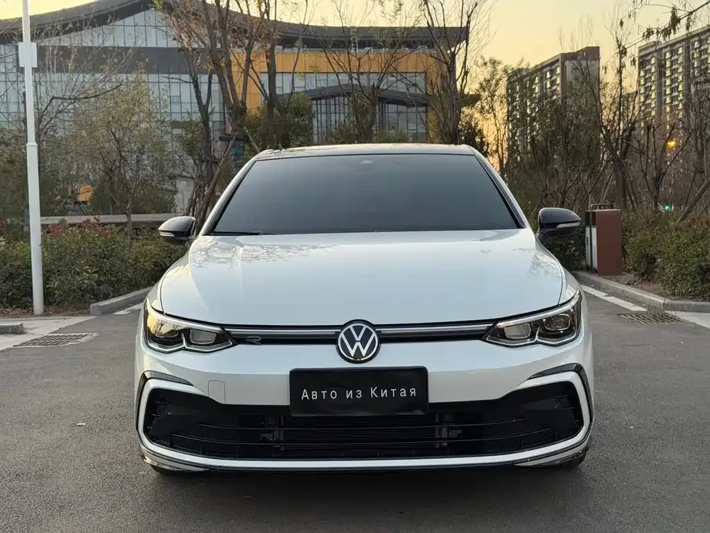 Volkswagen Golf 2022 из CN, фото 2