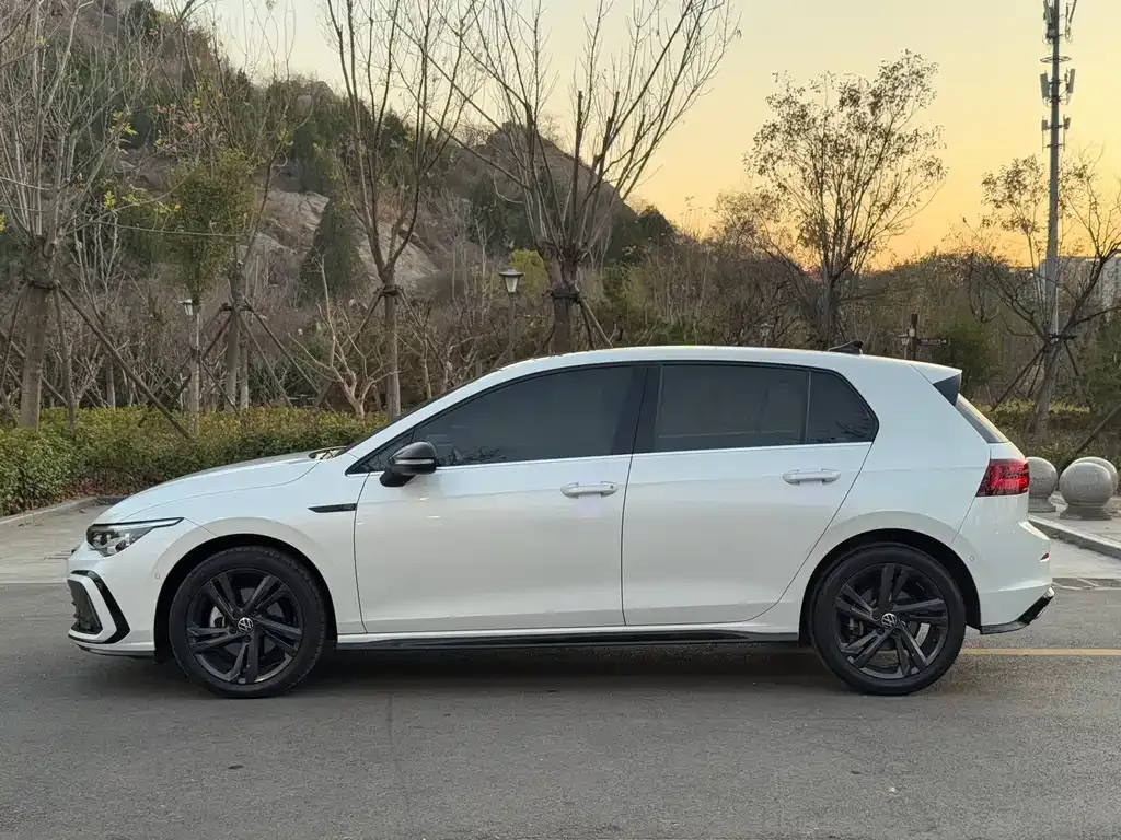 Volkswagen Golf 2022 из CN, фото 4
