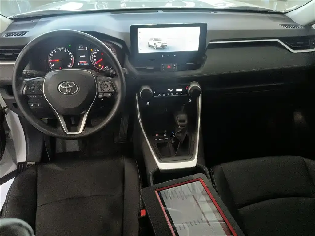 Toyota RAV4 2023 из CN, фото 10