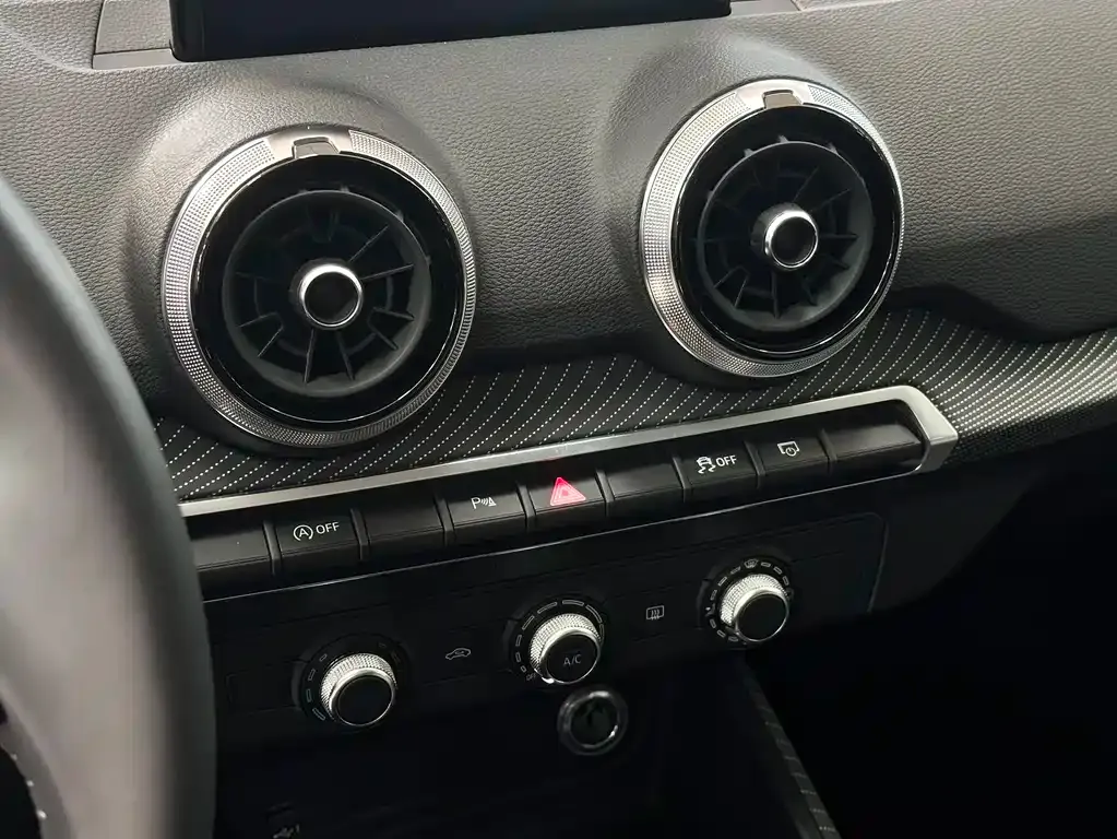 Audi Q2L 2022 из CN, фото 8