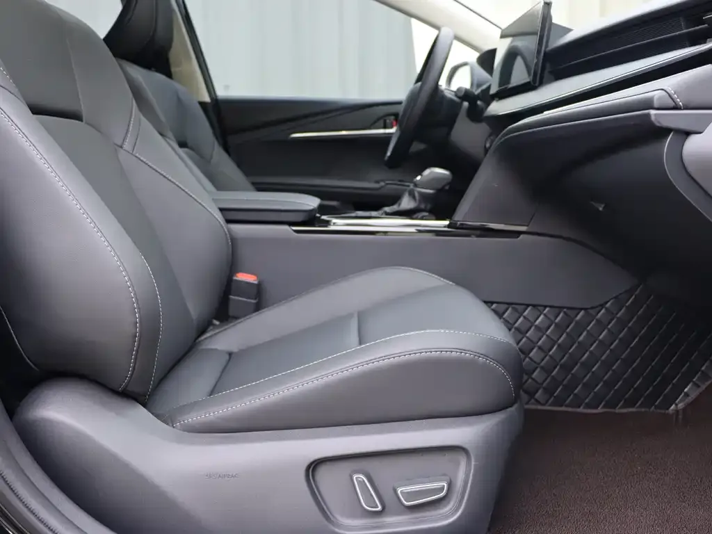 Toyota Camry 2025 из CN, фото 7