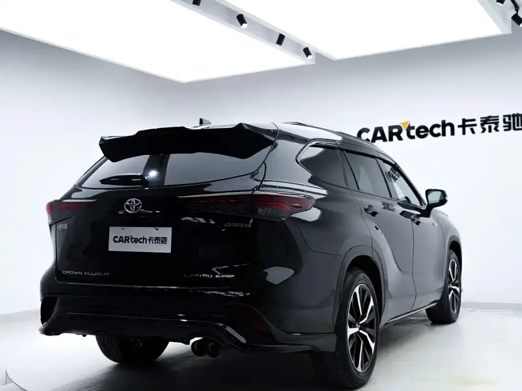 Toyota Crown Kluger 2023 из CN, фото 2
