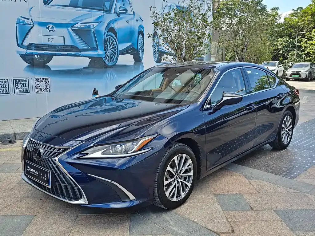 Lexus ES — фото 1