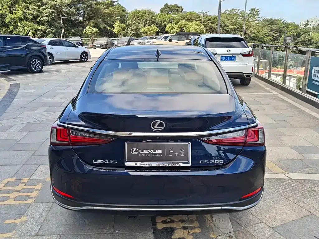 Lexus ES — фото 10