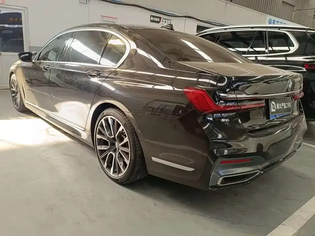 BMW 7 Series 2021 из CN, фото 6