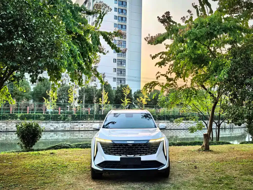 Geely Boyue L 2024 из CN, фото 2